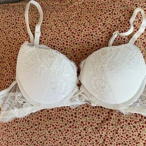 Ambrielle Lace Plunge Push-up Bra